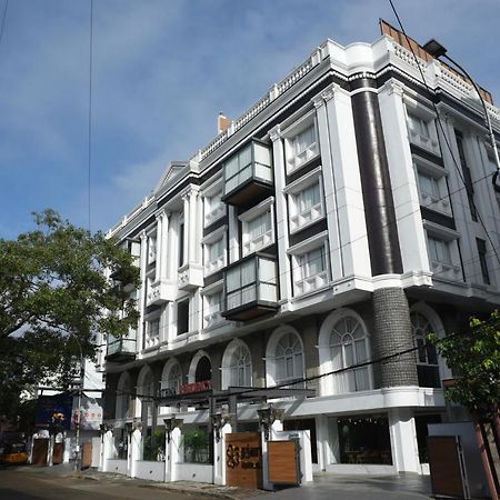 Готель Rathna Residency - Near Us Consulate Ченнаї Екстер'єр фото